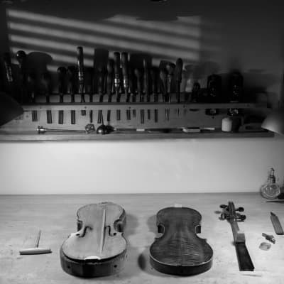 Image of David Bonsey's violin shop in New York